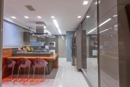 Apartamento à venda com 167m², 4 quartos e 4 vagasCozinha