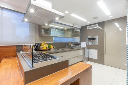 Apartamento à venda com 167m², 4 quartos e 4 vagasCozinha