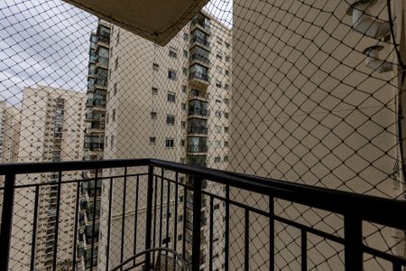 Varanda de apartamento para alugar com 2 quartos, 68m² em Jardim Tupanci, Barueri