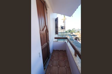 Casa à venda com 650m², 4 quartos e 7 vagas Casa à venda com 650m², 4 quartos e 7 vagasSacada do Quarto 1