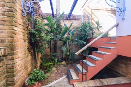 Casa à venda com 650m², 4 quartos e 7 vagas Casa à venda com 650m², 4 quartos e 7 vagasJardim