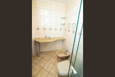 Casa à venda com 650m², 4 quartos e 7 vagas Casa à venda com 650m², 4 quartos e 7 vagasBanheiro Social