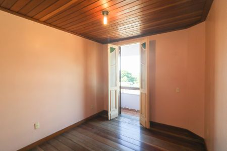 Casa à venda com 650m², 4 quartos e 7 vagas Casa à venda com 650m², 4 quartos e 7 vagasQuarto 1