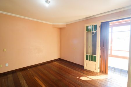 Casa à venda com 650m², 4 quartos e 7 vagas Casa à venda com 650m², 4 quartos e 7 vagasSuíte 1