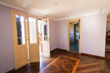 Casa à venda com 650m², 4 quartos e 7 vagas Casa à venda com 650m², 4 quartos e 7 vagasSala de Jantar