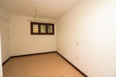 Casa à venda com 650m², 4 quartos e 7 vagas Casa à venda com 650m², 4 quartos e 7 vagasSuíte 2