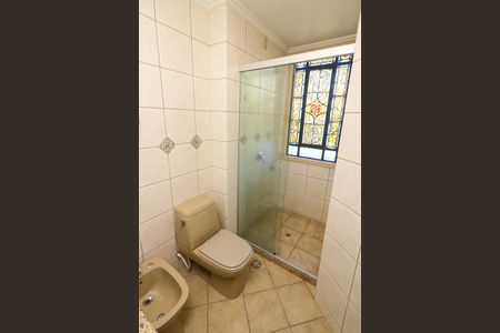 Casa à venda com 650m², 4 quartos e 7 vagas Casa à venda com 650m², 4 quartos e 7 vagasBanheiro Social