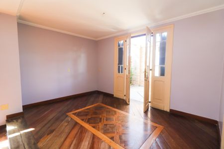 Casa à venda com 650m², 4 quartos e 7 vagas Casa à venda com 650m², 4 quartos e 7 vagasSala de Jantar