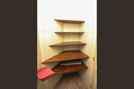 Casa à venda com 650m², 4 quartos e 7 vagas Casa à venda com 650m², 4 quartos e 7 vagasDespensa