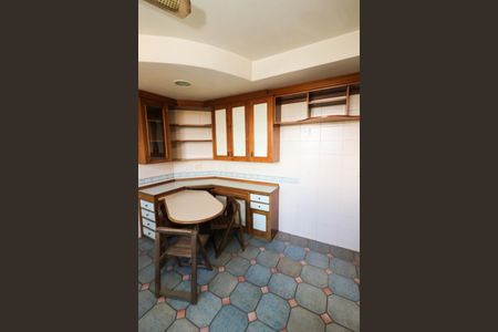 Casa à venda com 650m², 4 quartos e 7 vagas Casa à venda com 650m², 4 quartos e 7 vagasCozinha