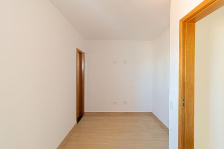 Casa de condomínio à venda com 118m², 2 quartos e 2 vagasSuíte 1