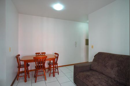 Apartamento à venda com 67m², 2 quartos e 1 vagaSala