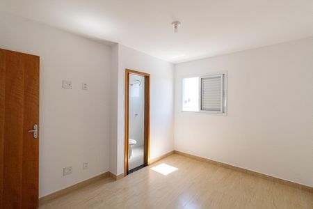 Casa de condomínio à venda com 118m², 2 quartos e 2 vagasQuarto 2 Suíte 