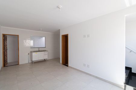 Casa de condomínio à venda com 118m², 2 quartos e 2 vagasSala/Cozinha/Área de Serviço 