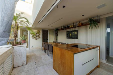 Apartamento à venda com 363m², 4 quartos e 4 vagas Apartamento à venda com 363m², 4 quartos e 4 vagasÁrea de Lazer