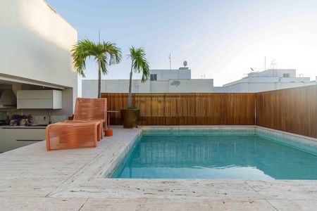 Apartamento à venda com 363m², 4 quartos e 4 vagas Apartamento à venda com 363m², 4 quartos e 4 vagasÁrea de Lazer