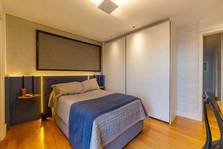 Apartamento à venda com 363m², 4 quartos e 4 vagas Apartamento à venda com 363m², 4 quartos e 4 vagasSuíte 1