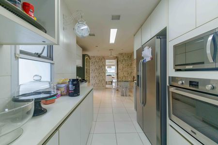 Apartamento à venda com 363m², 4 quartos e 4 vagas Apartamento à venda com 363m², 4 quartos e 4 vagasCozinha