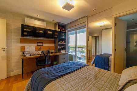 Apartamento à venda com 363m², 4 quartos e 4 vagas Apartamento à venda com 363m², 4 quartos e 4 vagasSuíte 1