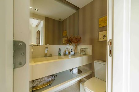 Apartamento à venda com 363m², 4 quartos e 4 vagas Apartamento à venda com 363m², 4 quartos e 4 vagasLavabo
