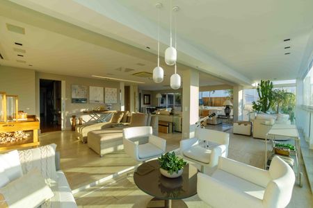 Apartamento à venda com 363m², 4 quartos e 4 vagas Apartamento à venda com 363m², 4 quartos e 4 vagasSala