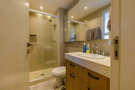 Apartamento à venda com 363m², 4 quartos e 4 vagas Apartamento à venda com 363m², 4 quartos e 4 vagasBanheiro da Suíte 1