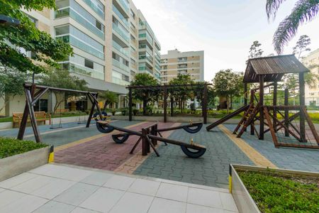 Apartamento à venda com 363m², 4 quartos e 4 vagas Apartamento à venda com 363m², 4 quartos e 4 vagasÁrea Comum Playground