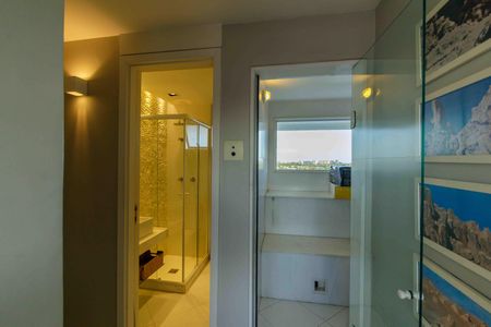 Apartamento à venda com 363m², 4 quartos e 4 vagas Apartamento à venda com 363m², 4 quartos e 4 vagasSauna