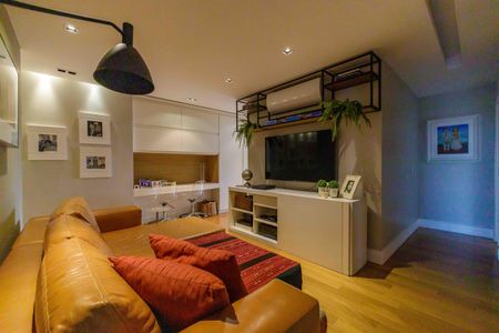 Apartamento à venda com 363m², 4 quartos e 4 vagas Apartamento à venda com 363m², 4 quartos e 4 vagasSala Privativa