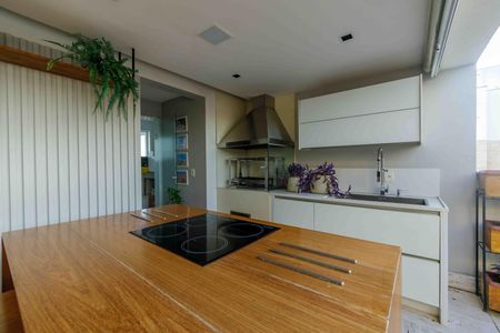 Apartamento à venda com 363m², 4 quartos e 4 vagas Apartamento à venda com 363m², 4 quartos e 4 vagasÁrea de Lazer