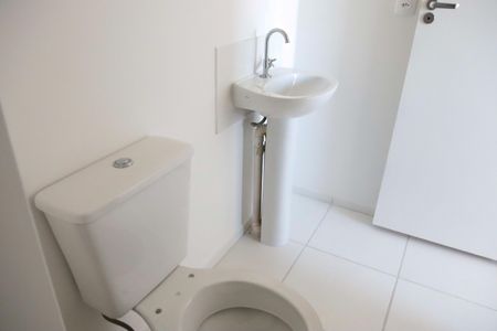 Apartamento à venda com 49m², 3 quartos e 1 vaga Apartamento à venda com 49m², 3 quartos e 1 vagaBanheiro da Suíte 3