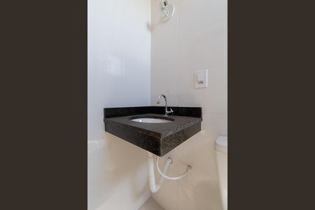 Casa de condomínio à venda com 118m², 2 quartos e 2 vagasBanheiro do Quarto 1