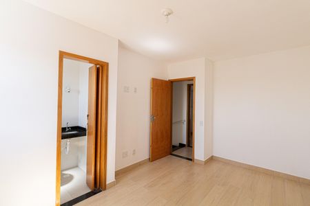 Casa de condomínio à venda com 117m², 2 quartos e 2 vagasSuíte 2