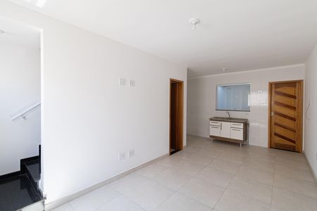 Casa de condomínio à venda com 117m², 2 quartos e 2 vagasSala