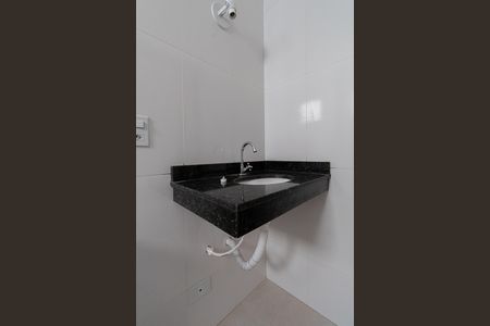 Casa de condomínio à venda com 117m², 2 quartos e 2 vagasBanheiro da Suíte 1