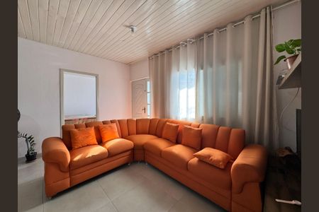 Casa à venda com 102m², 2 quartos e 1 vaga Casa à venda com 102m², 2 quartos e 1 vagaSala