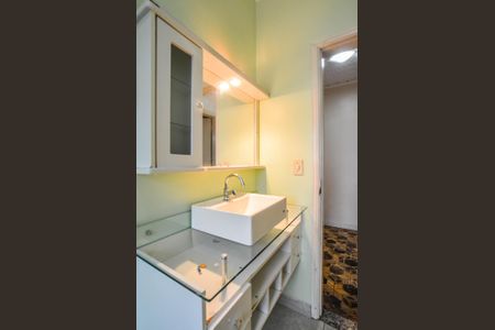 Casa à venda com 217m², 2 quartos e 3 vagasBanheiro