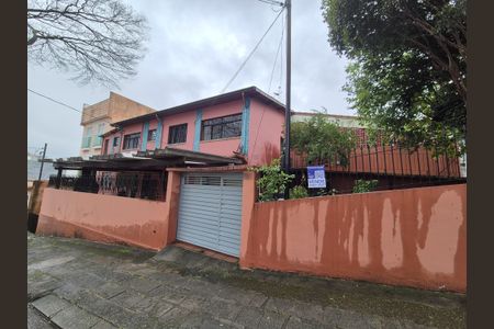 Casa à venda com 217m², 2 quartos e 3 vagasFachada