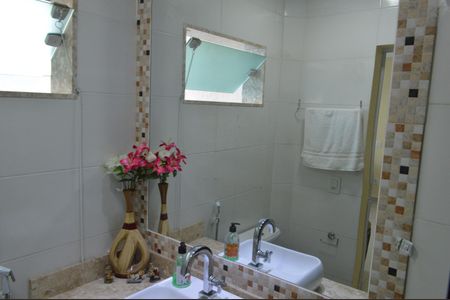 Apartamento à venda com 300m², 4 quartos e 3 vagas Apartamento à venda com 300m², 4 quartos e 3 vagasBanheiro 2