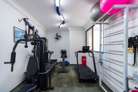 Apartamento para alugar com 168m², 3 quartos e 3 vagas Apartamento para alugar com 168m², 3 quartos e 3 vagasÁrea comum - Academia