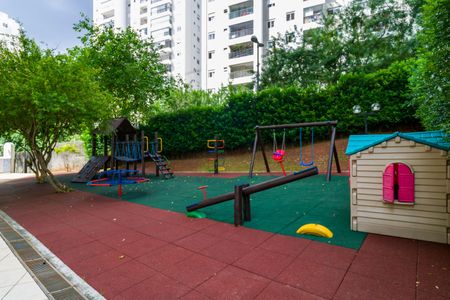 Apartamento para alugar com 168m², 3 quartos e 3 vagas Apartamento para alugar com 168m², 3 quartos e 3 vagasÁrea Comum - Playground