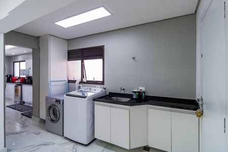 Apartamento para alugar com 168m², 3 quartos e 3 vagas Apartamento para alugar com 168m², 3 quartos e 3 vagasÁrea de Serviço