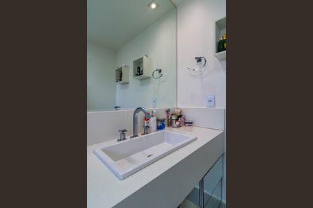 Apartamento para alugar com 168m², 3 quartos e 3 vagas Apartamento para alugar com 168m², 3 quartos e 3 vagasBanheiro Social