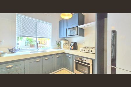 Casa à venda com 87m², 3 quartos e 2 vagas Casa à venda com 87m², 3 quartos e 2 vagasCozinha - Armários