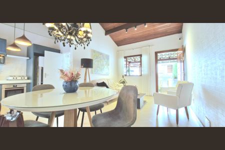 Casa à venda com 87m², 3 quartos e 2 vagas Casa à venda com 87m², 3 quartos e 2 vagasSala