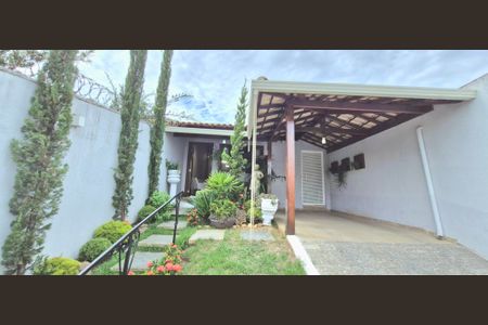 Casa à venda com 87m², 3 quartos e 2 vagas Casa à venda com 87m², 3 quartos e 2 vagasGaragem