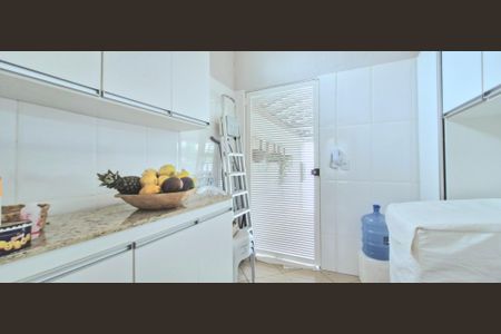 Casa à venda com 87m², 3 quartos e 2 vagas Casa à venda com 87m², 3 quartos e 2 vagasÁrea de Serviço