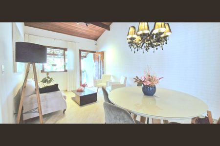 Casa à venda com 87m², 3 quartos e 2 vagas Casa à venda com 87m², 3 quartos e 2 vagasSala