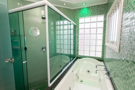 Casa à venda com 326m², 4 quartos e 2 vagas Casa à venda com 326m², 4 quartos e 2 vagasBanheiro Suíte 3