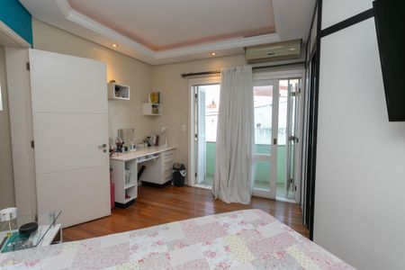 Casa à venda com 326m², 4 quartos e 2 vagas Casa à venda com 326m², 4 quartos e 2 vagasSuíte 3